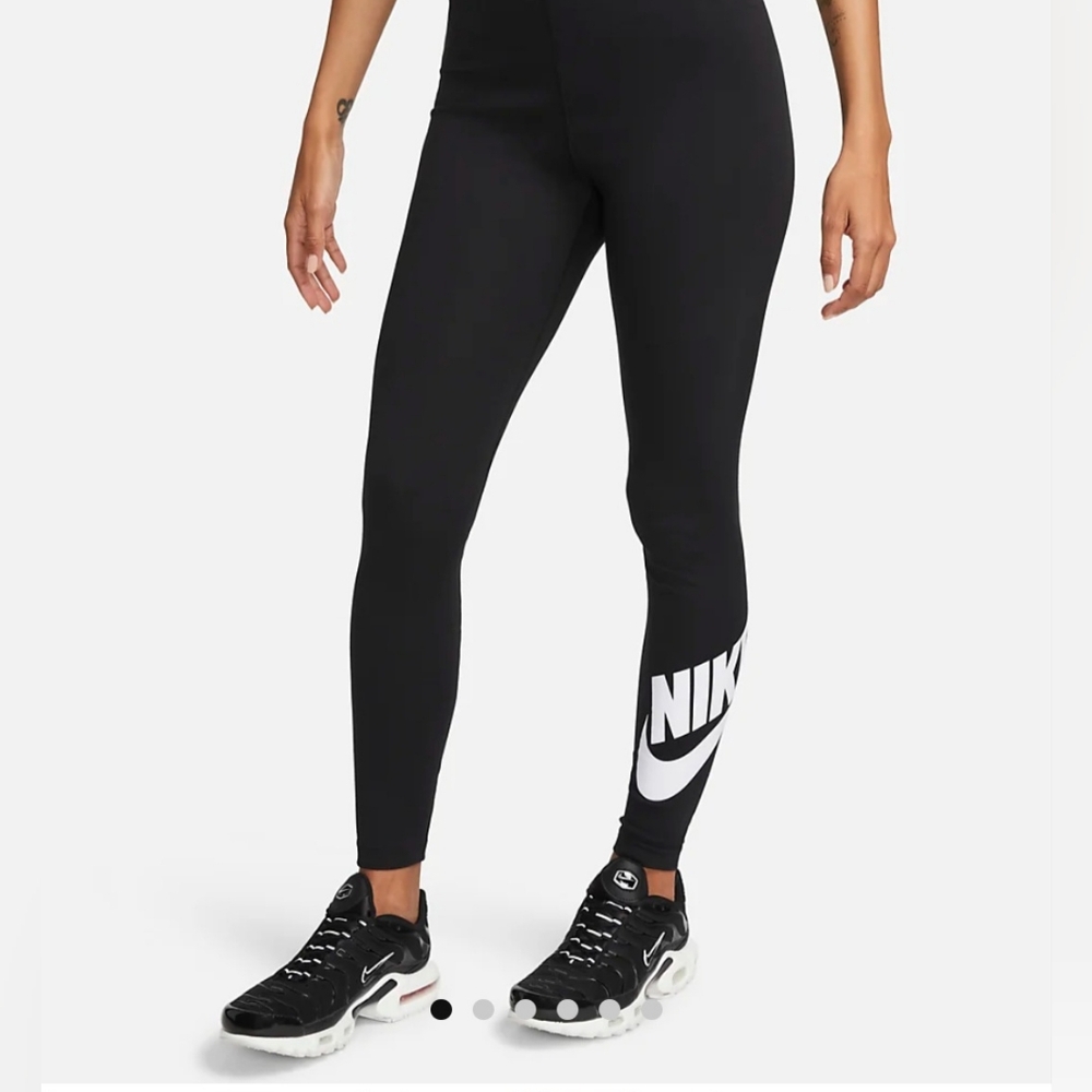 Nike High Rise Leggings